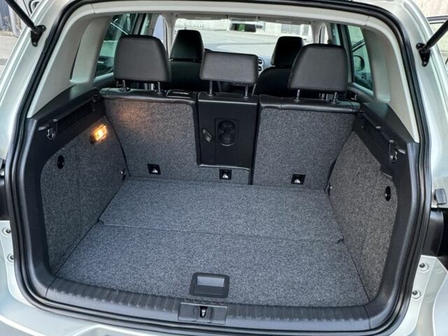 Сірий Фольксваген Тігуан, об'ємом двигуна 2 л та пробігом 250 тис. км за 10500 $, фото 22 на Automoto.ua