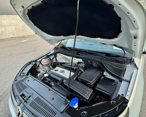 Серый Фольксваген Тигуан, объемом двигателя 1.98 л и пробегом 250 тыс. км за 9900 $, фото 19 на Automoto.ua