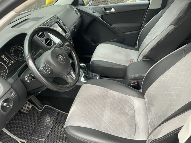 Сірий Фольксваген Тігуан, об'ємом двигуна 2 л та пробігом 217 тис. км за 12000 $, фото 21 на Automoto.ua