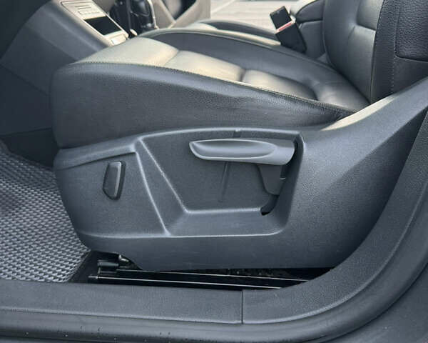 Серый Фольксваген Тигуан, объемом двигателя 1.98 л и пробегом 114 тыс. км за 14800 $, фото 25 на Automoto.ua