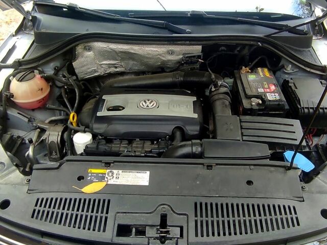 Сірий Фольксваген Тігуан, об'ємом двигуна 2 л та пробігом 148 тис. км за 14200 $, фото 10 на Automoto.ua