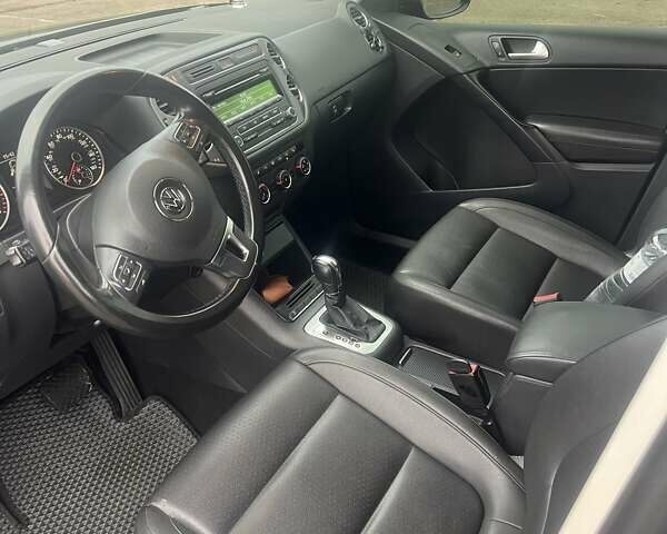 Сірий Фольксваген Тігуан, об'ємом двигуна 1.98 л та пробігом 214 тис. км за 11700 $, фото 6 на Automoto.ua