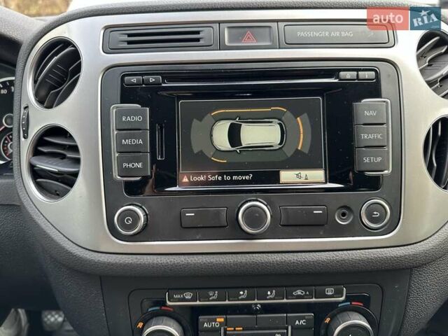 Сірий Фольксваген Тігуан, об'ємом двигуна 1.97 л та пробігом 135 тис. км за 13700 $, фото 39 на Automoto.ua