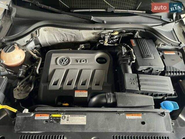 Серый Фольксваген Тигуан, объемом двигателя 2 л и пробегом 214 тыс. км за 15200 $, фото 9 на Automoto.ua