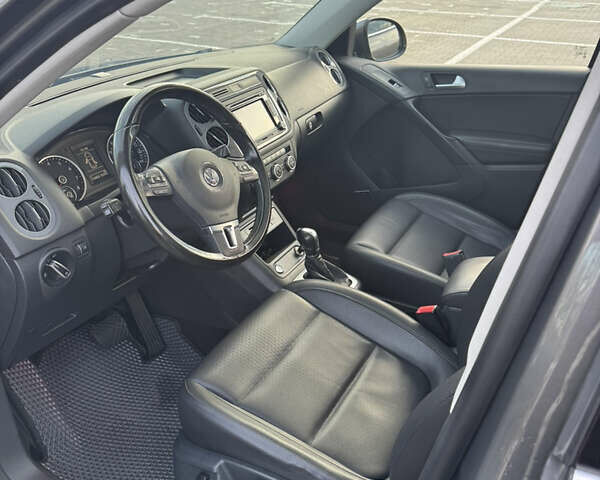 Серый Фольксваген Тигуан, объемом двигателя 1.98 л и пробегом 114 тыс. км за 14800 $, фото 34 на Automoto.ua