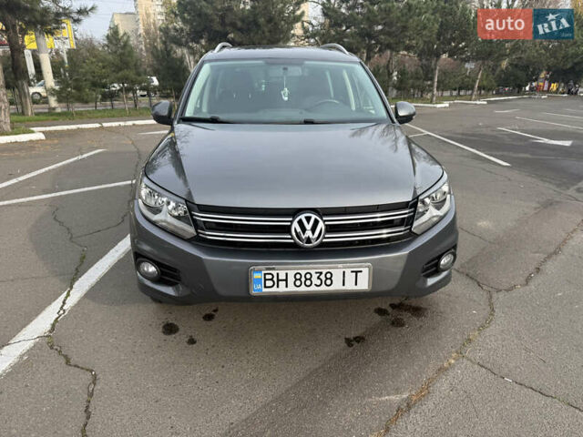 Сірий Фольксваген Тігуан, об'ємом двигуна 1.98 л та пробігом 180 тис. км за 11500 $, фото 6 на Automoto.ua