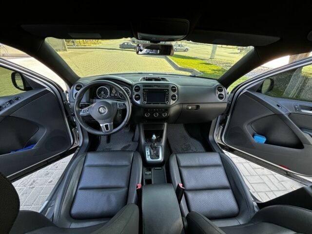 Серый Фольксваген Тигуан, объемом двигателя 2 л и пробегом 170 тыс. км за 11600 $, фото 5 на Automoto.ua