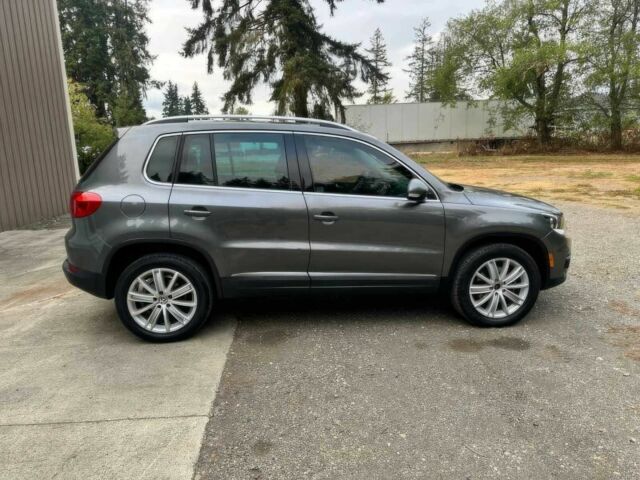 Сірий Фольксваген Тігуан, об'ємом двигуна 2 л та пробігом 80 тис. км за 4500 $, фото 3 на Automoto.ua