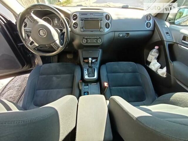 Серый Фольксваген Тигуан, объемом двигателя 1.97 л и пробегом 145 тыс. км за 17500 $, фото 7 на Automoto.ua