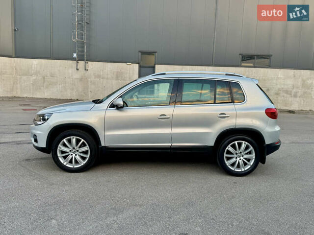 Серый Фольксваген Тигуан, объемом двигателя 1.98 л и пробегом 250 тыс. км за 9900 $, фото 7 на Automoto.ua