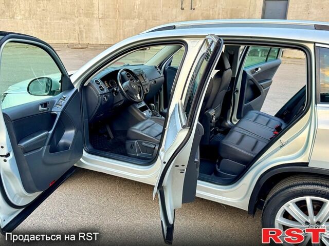 Серый Фольксваген Тигуан, объемом двигателя 2 л и пробегом 250 тыс. км за 10500 $, фото 10 на Automoto.ua