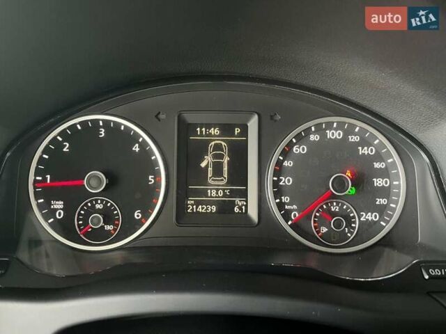 Серый Фольксваген Тигуан, объемом двигателя 2 л и пробегом 214 тыс. км за 15200 $, фото 12 на Automoto.ua
