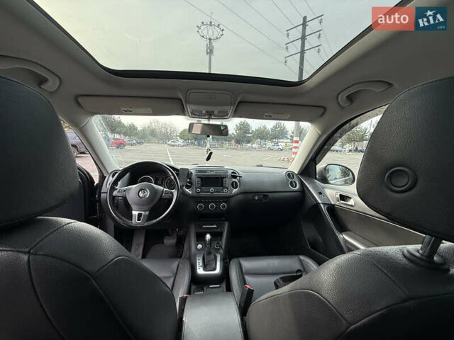 Сірий Фольксваген Тігуан, об'ємом двигуна 1.98 л та пробігом 180 тис. км за 11500 $, фото 29 на Automoto.ua