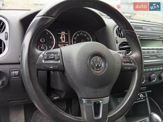 Серый Фольксваген Тигуан, объемом двигателя 1.98 л и пробегом 182 тыс. км за 14500 $, фото 9 на Automoto.ua
