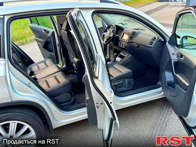 Серый Фольксваген Тигуан, объемом двигателя 2 л и пробегом 250 тыс. км за 10500 $, фото 11 на Automoto.ua