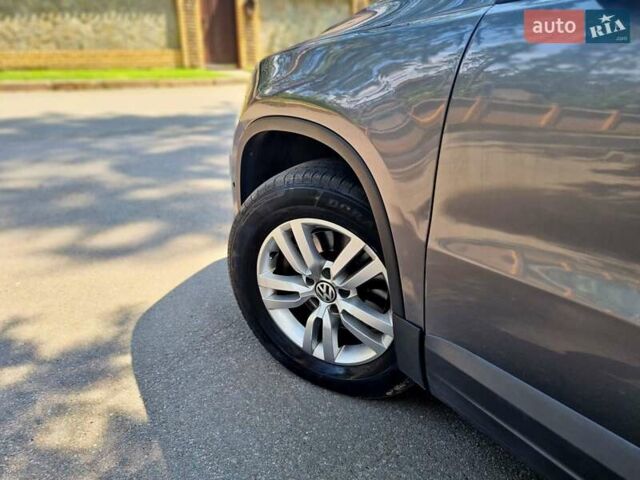 Сірий Фольксваген Тігуан, об'ємом двигуна 1.98 л та пробігом 139 тис. км за 12400 $, фото 20 на Automoto.ua