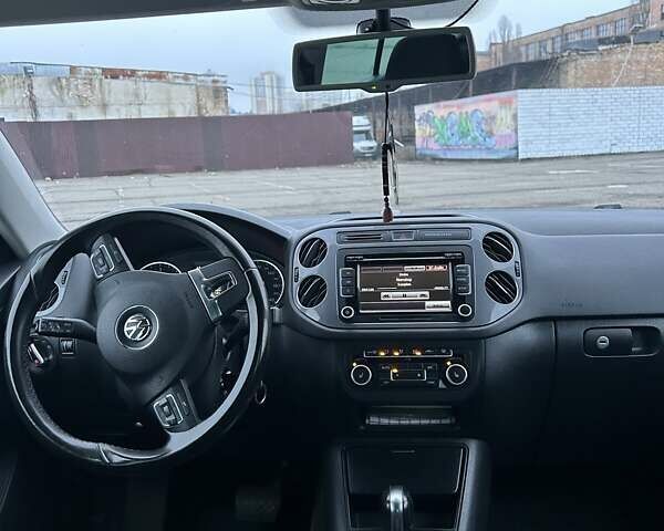 Серый Фольксваген Тигуан, объемом двигателя 1.97 л и пробегом 144 тыс. км за 16000 $, фото 19 на Automoto.ua