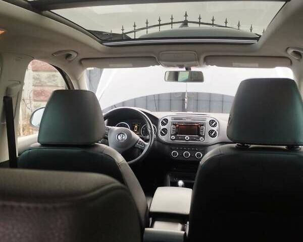 Серый Фольксваген Тигуан, объемом двигателя 1.98 л и пробегом 170 тыс. км за 12500 $, фото 5 на Automoto.ua