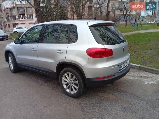 Серый Фольксваген Тигуан, объемом двигателя 1.98 л и пробегом 182 тыс. км за 14500 $, фото 3 на Automoto.ua