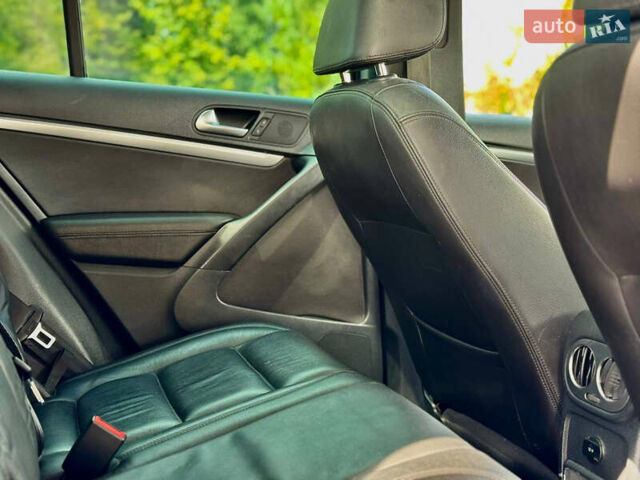 Сірий Фольксваген Тігуан, об'ємом двигуна 1.98 л та пробігом 248 тис. км за 12000 $, фото 11 на Automoto.ua