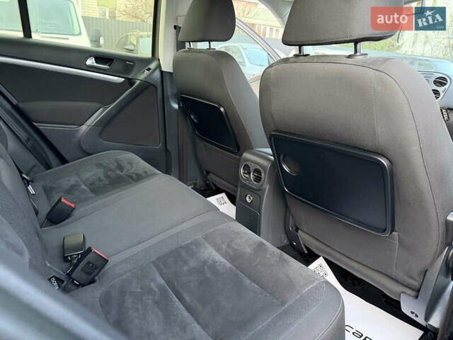 Сірий Фольксваген Тігуан, об'ємом двигуна 1.97 л та пробігом 145 тис. км за 12999 $, фото 18 на Automoto.ua