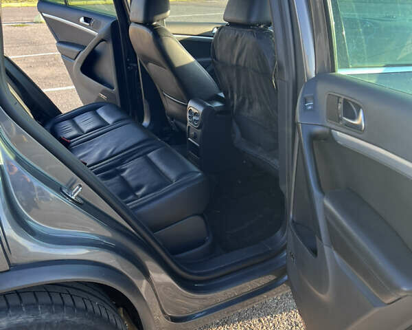 Сірий Фольксваген Тігуан, об'ємом двигуна 1.98 л та пробігом 171 тис. км за 14300 $, фото 16 на Automoto.ua