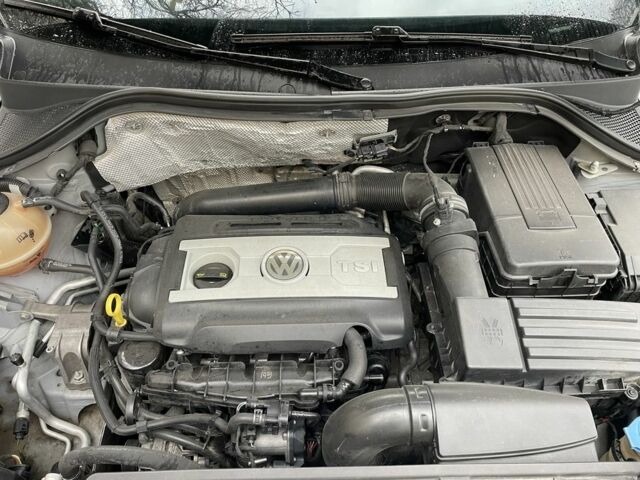 Сірий Фольксваген Тігуан, об'ємом двигуна 2 л та пробігом 217 тис. км за 12000 $, фото 1 на Automoto.ua