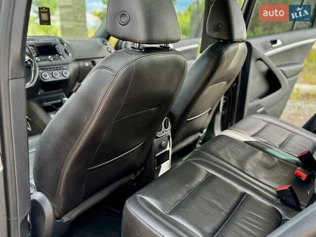 Сірий Фольксваген Тігуан, об'ємом двигуна 1.98 л та пробігом 248 тис. км за 12000 $, фото 17 на Automoto.ua