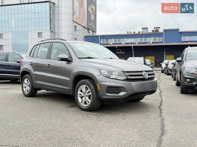 Серый Фольксваген Тигуан, объемом двигателя 2 л и пробегом 196 тыс. км за 8900 $, фото 1 на Automoto.ua