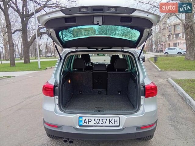 Серый Фольксваген Тигуан, объемом двигателя 1.98 л и пробегом 182 тыс. км за 14500 $, фото 6 на Automoto.ua