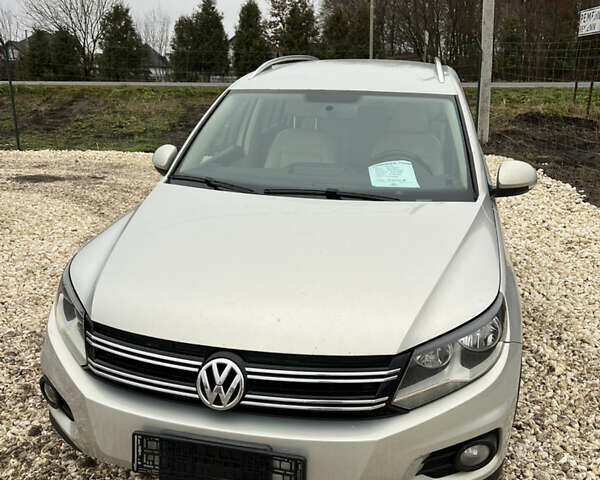 Серый Фольксваген Тигуан, объемом двигателя 2 л и пробегом 165 тыс. км за 10999 $, фото 3 на Automoto.ua