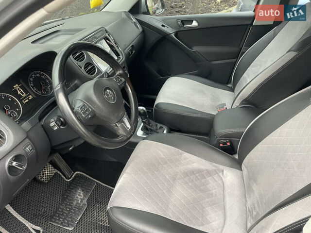 Сірий Фольксваген Тігуан, об'ємом двигуна 1.98 л та пробігом 217 тис. км за 12000 $, фото 23 на Automoto.ua