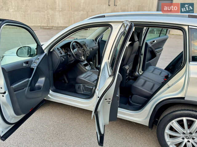 Серый Фольксваген Тигуан, объемом двигателя 1.98 л и пробегом 250 тыс. км за 9900 $, фото 21 на Automoto.ua