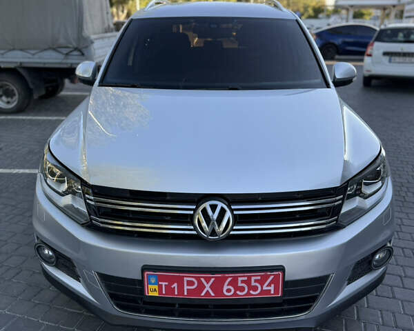 Сірий Фольксваген Тігуан, об'ємом двигуна 2 л та пробігом 74 тис. км за 16500 $, фото 26 на Automoto.ua