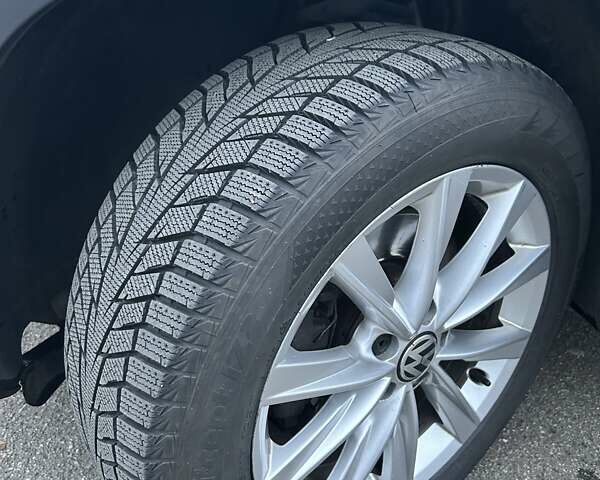 Серый Фольксваген Тигуан, объемом двигателя 1.97 л и пробегом 144 тыс. км за 16000 $, фото 29 на Automoto.ua