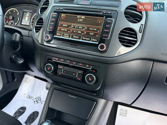 Сірий Фольксваген Тігуан, об'ємом двигуна 1.97 л та пробігом 145 тис. км за 12999 $, фото 17 на Automoto.ua