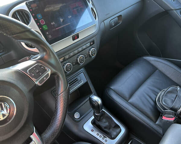 Сірий Фольксваген Тігуан, об'ємом двигуна 1.98 л та пробігом 171 тис. км за 14300 $, фото 14 на Automoto.ua