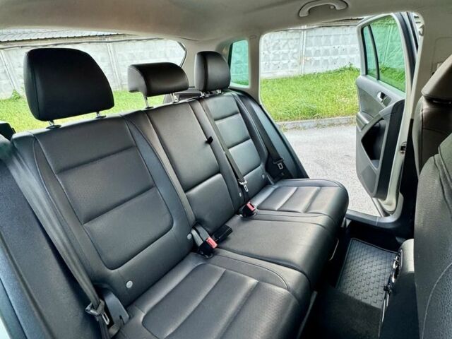 Сірий Фольксваген Тігуан, об'ємом двигуна 2 л та пробігом 250 тис. км за 10500 $, фото 18 на Automoto.ua