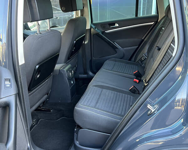 Серый Фольксваген Тигуан, объемом двигателя 2 л и пробегом 299 тыс. км за 13600 $, фото 10 на Automoto.ua