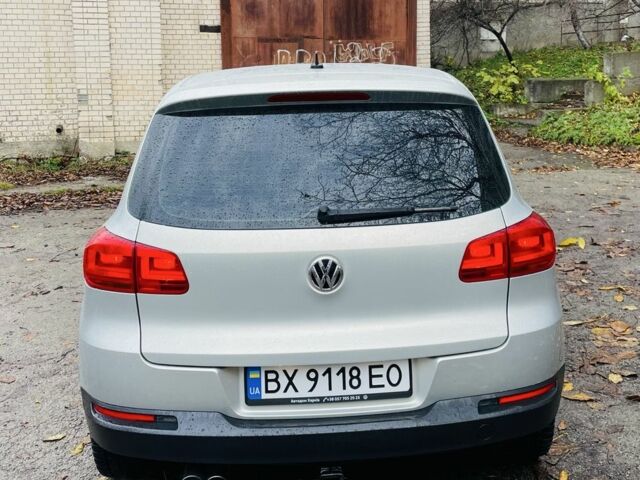 Сірий Фольксваген Тігуан, об'ємом двигуна 2 л та пробігом 217 тис. км за 12000 $, фото 3 на Automoto.ua