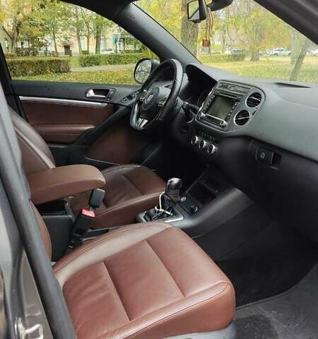 Серый Фольксваген Тигуан, объемом двигателя 1.98 л и пробегом 106 тыс. км за 15800 $, фото 20 на Automoto.ua