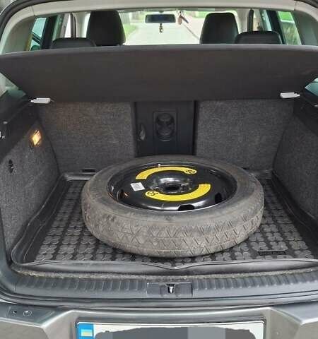 Серый Фольксваген Тигуан, объемом двигателя 2 л и пробегом 126 тыс. км за 15200 $, фото 6 на Automoto.ua