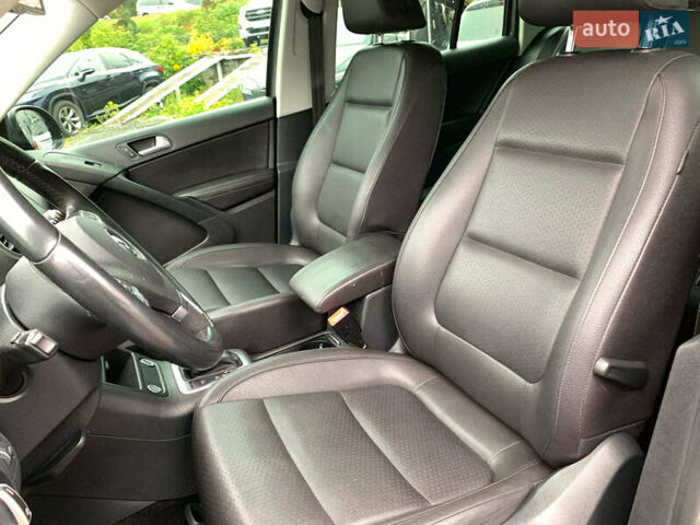 Серый Фольксваген Тигуан, объемом двигателя 2 л и пробегом 195 тыс. км за 15340 $, фото 17 на Automoto.ua