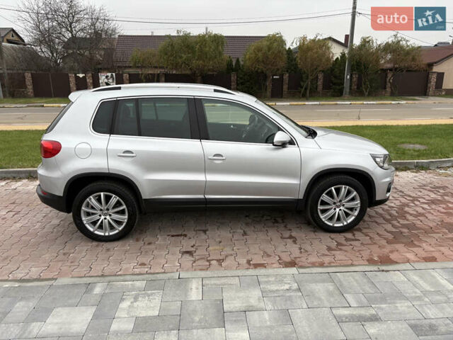 Серый Фольксваген Тигуан, объемом двигателя 2 л и пробегом 125 тыс. км за 14999 $, фото 14 на Automoto.ua