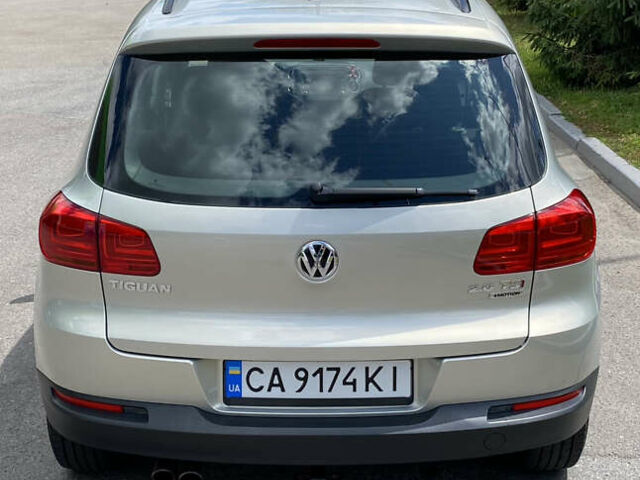 Сірий Фольксваген Тігуан, об'ємом двигуна 2 л та пробігом 224 тис. км за 13900 $, фото 8 на Automoto.ua