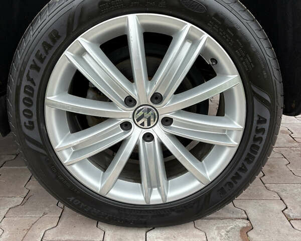 Серый Фольксваген Тигуан, объемом двигателя 2 л и пробегом 125 тыс. км за 14999 $, фото 23 на Automoto.ua