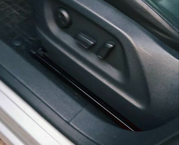 Серый Фольксваген Тигуан, объемом двигателя 2 л и пробегом 121 тыс. км за 13500 $, фото 4 на Automoto.ua