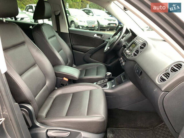 Серый Фольксваген Тигуан, объемом двигателя 2 л и пробегом 195 тыс. км за 15340 $, фото 24 на Automoto.ua