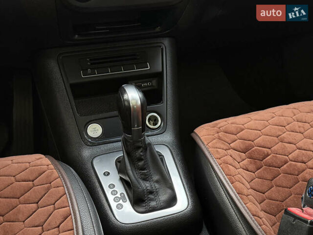 Сірий Фольксваген Тігуан, об'ємом двигуна 2 л та пробігом 176 тис. км за 12400 $, фото 31 на Automoto.ua