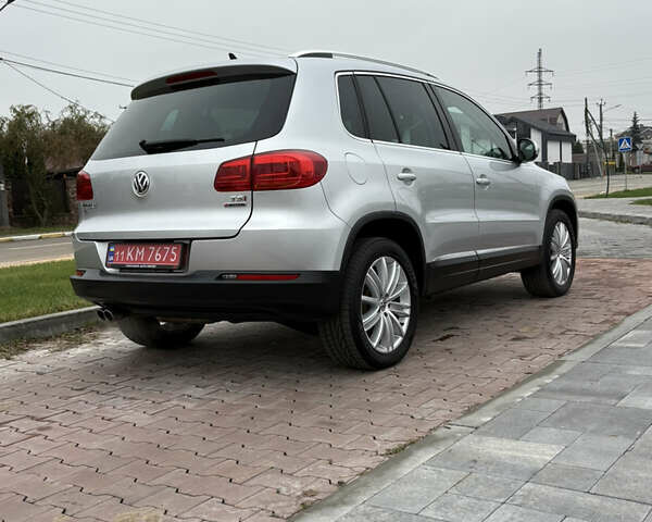 Серый Фольксваген Тигуан, объемом двигателя 2 л и пробегом 125 тыс. км за 14999 $, фото 6 на Automoto.ua